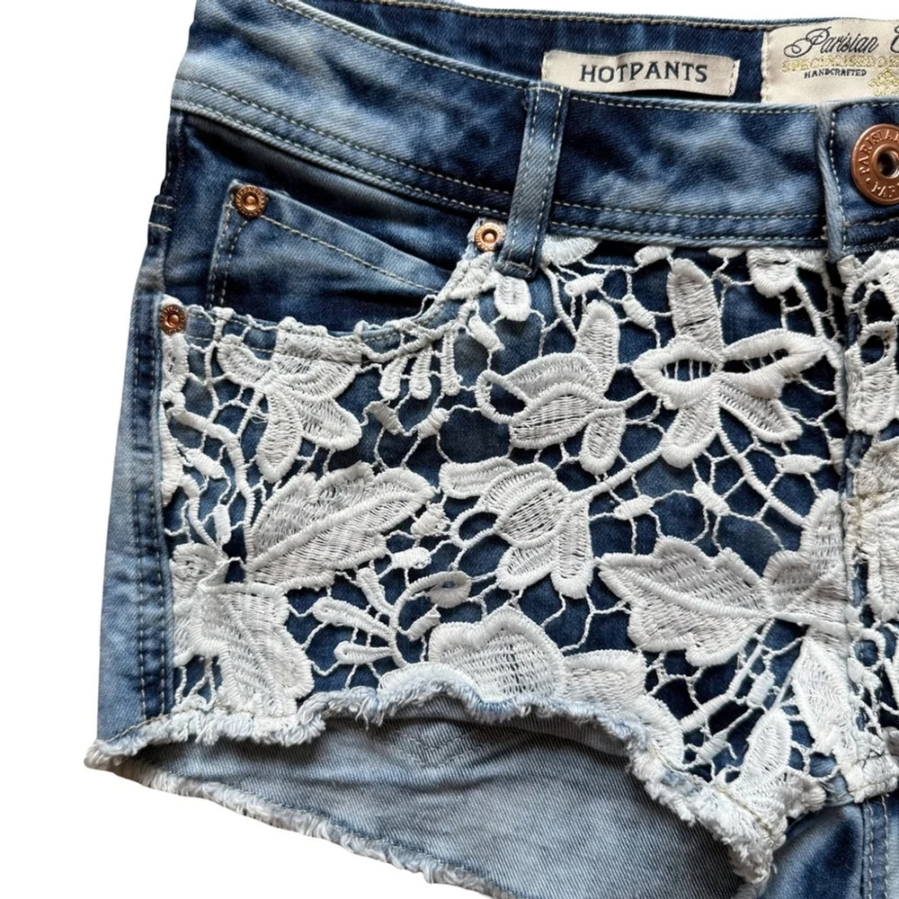 Parisian Collection Blue Denim Shorts with White Lace Overlay Size 7 Boho Y2K